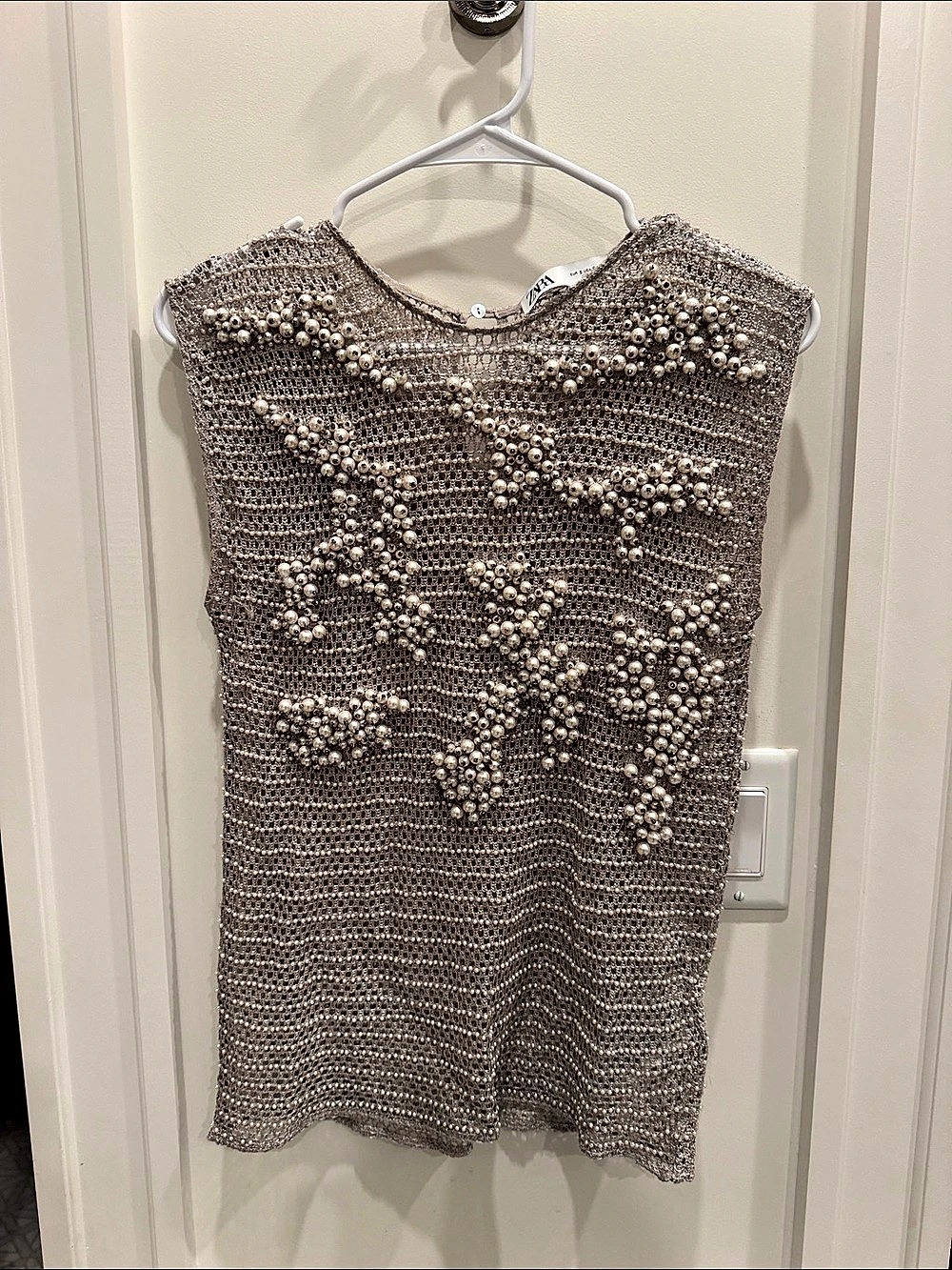 Zara ZW Collection Beaded Top Sleeveless Tank Gray & White small